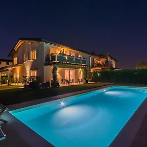 https://marylinda.it-lombardy.com